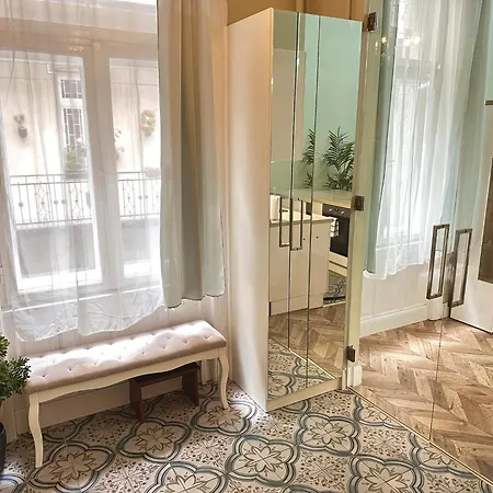 Pj Budapest