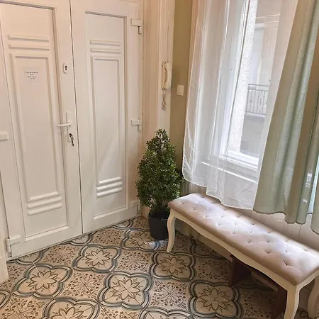 Pj Apartman *