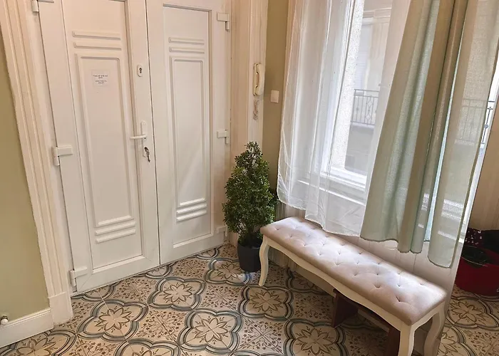 Pj Apartment *